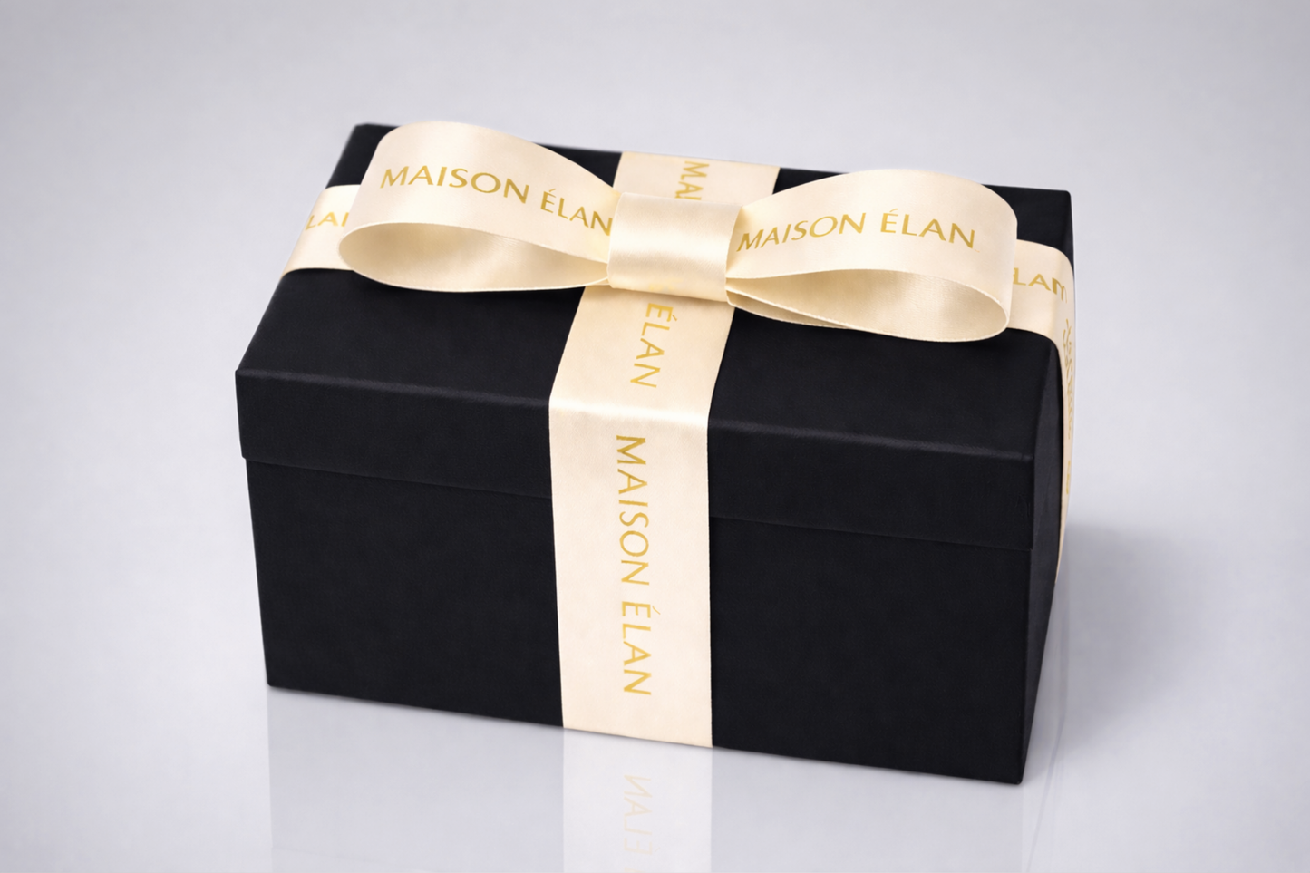 Wide ivory gift ribbon with print from JM Band®.