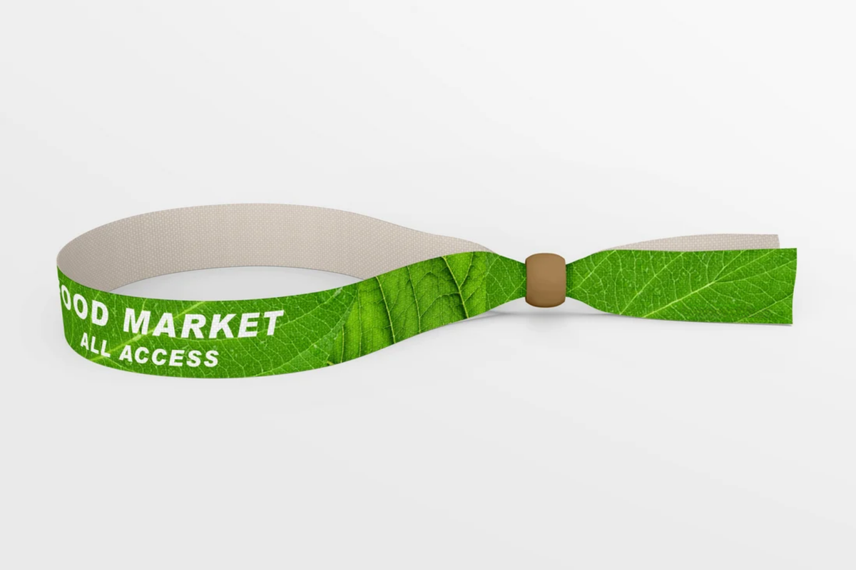 Green rPET fabric wristband with leaf print and wooden lock